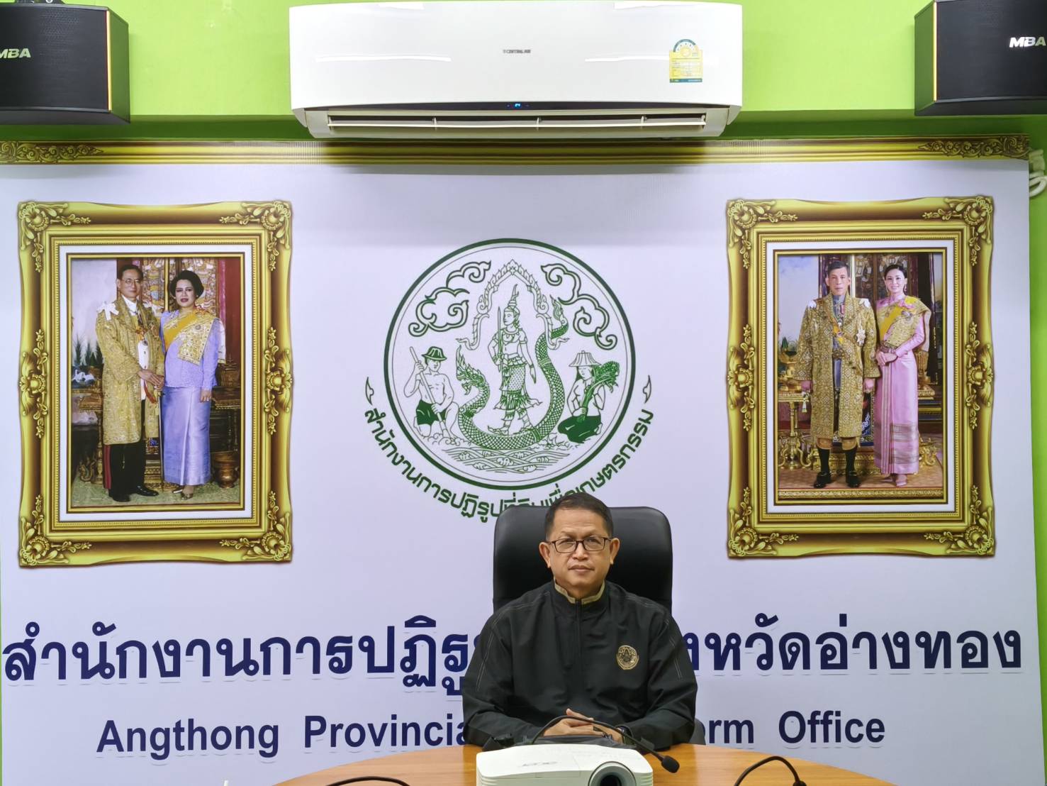 title - ผู้ตรวจราชการ ส.ป.ก. ประชุมตรวจติดตามความก้าวหน้าผลการดำเนินงานตามแผนการตรวจราชการ ประจำปีงบประมาณ พ.ศ. 2569 รอบที่ 2 เขตตรวจราชการที่ 1 จังหวัดอ่างทอง